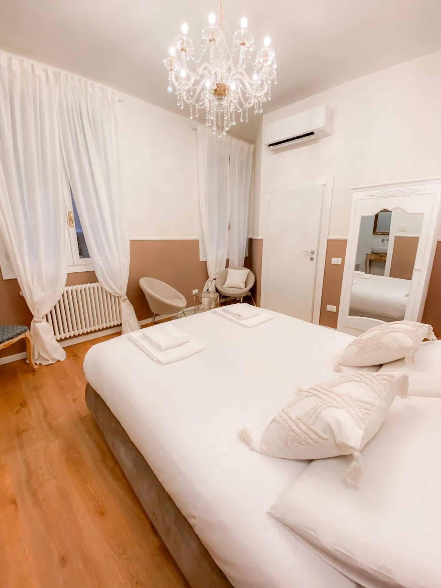 San Polo Luxury Suites In Венеція Екстер'єр фото